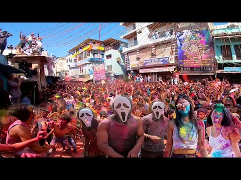 Rangrave festival crowd celebrating Holi with music and colors