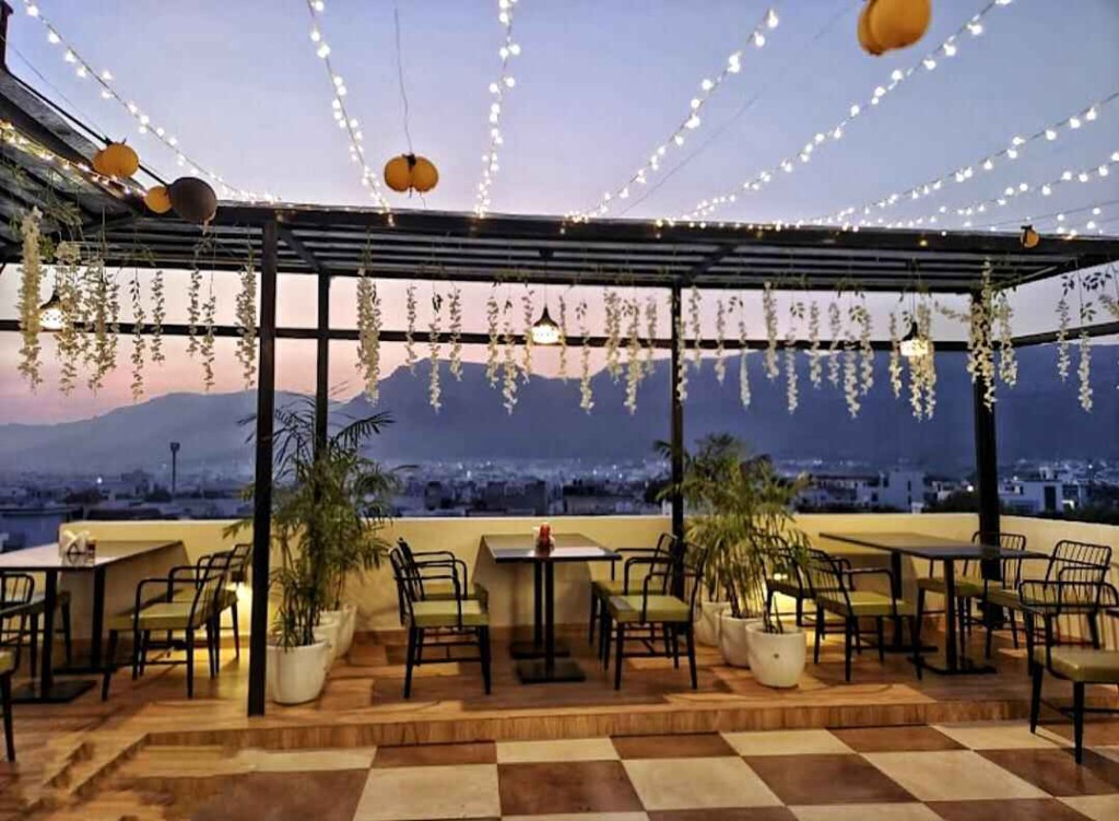 Best luxury cafe in Ajmer