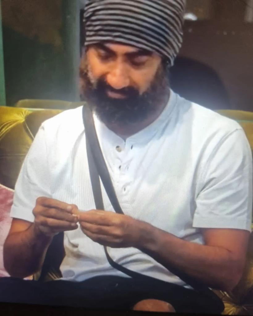 Ranvir Shorey smoking weed on Bigg Boss