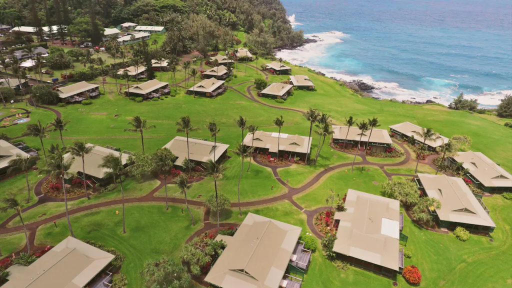 Explore Hawaii from Luxury Boutique Hotel & Resort in Mau